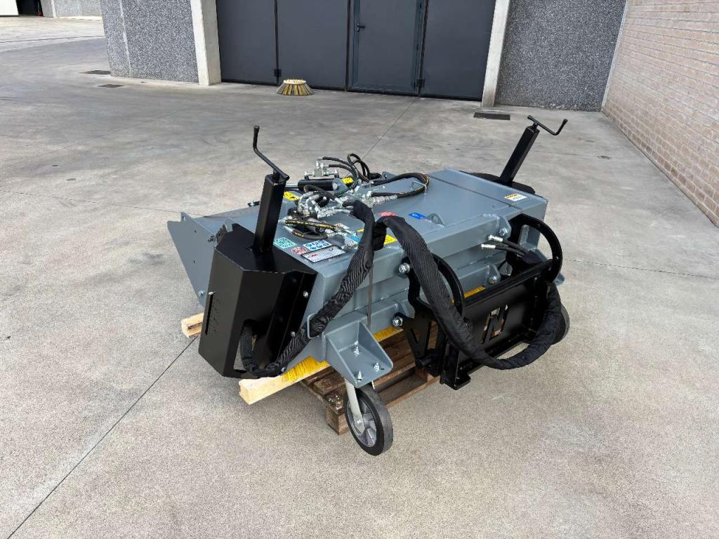 CM CSI 125 con attacco macchina polifunzionale Foto 3