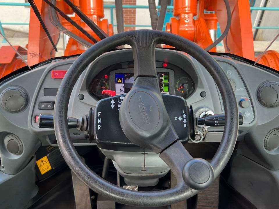 Hitachi ZW370-6 Foto 10