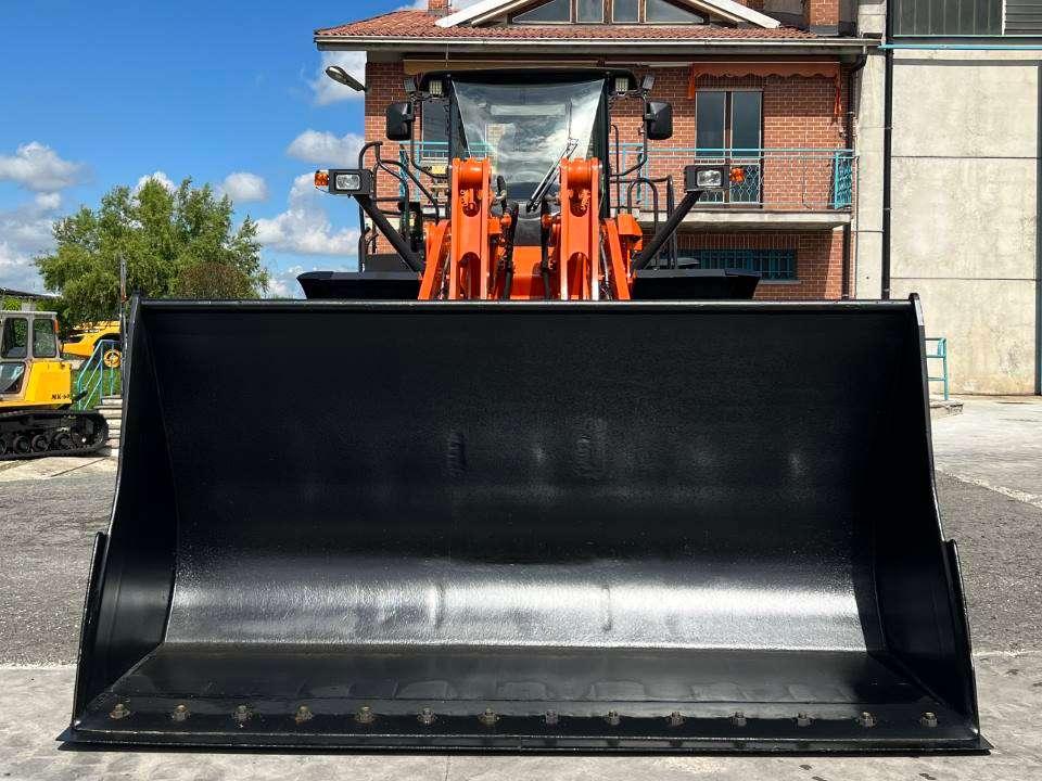 Hitachi ZW370-6 Foto 15