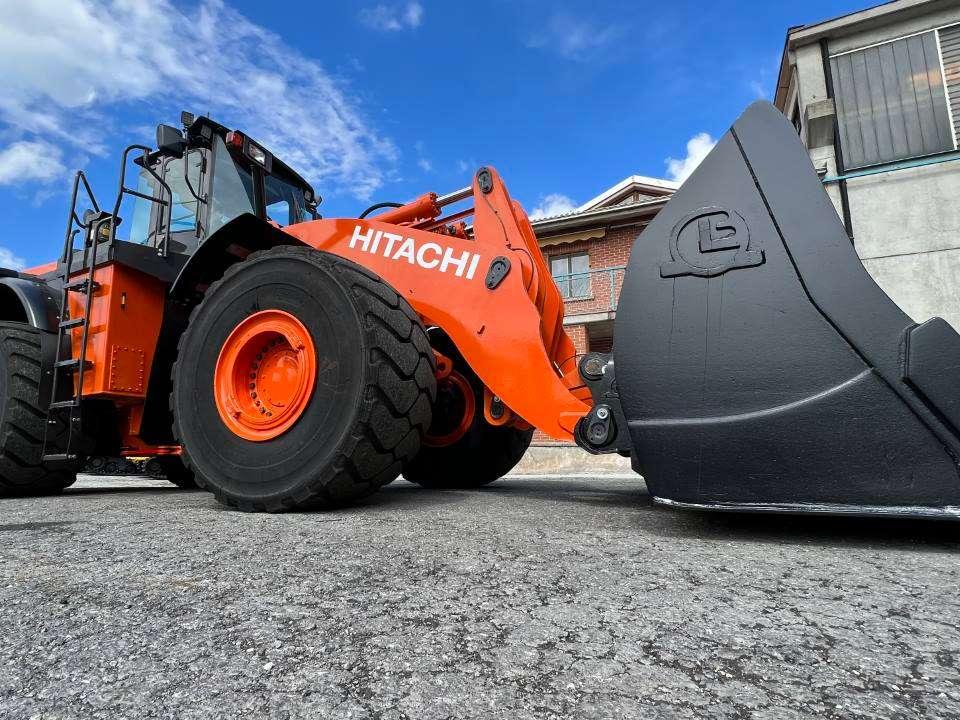 Hitachi ZW370-6 Foto 18
