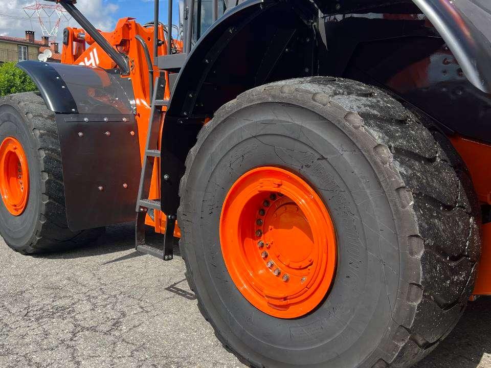 Hitachi ZW370-6 Foto 5