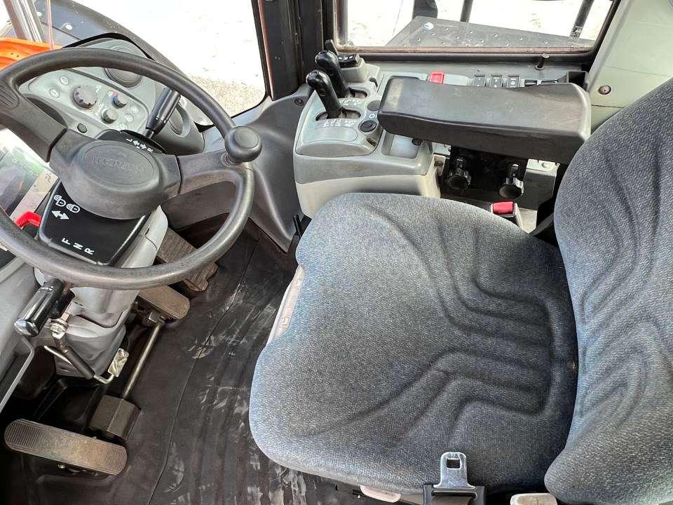 Hitachi ZW370-6 Foto 7