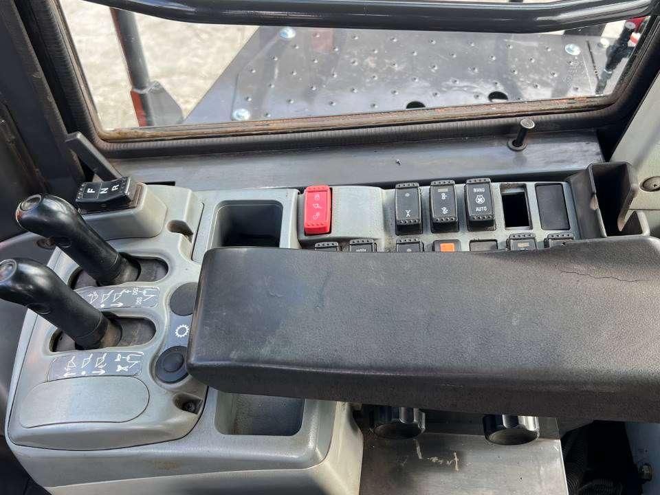 Hitachi ZW370-6 Foto 8