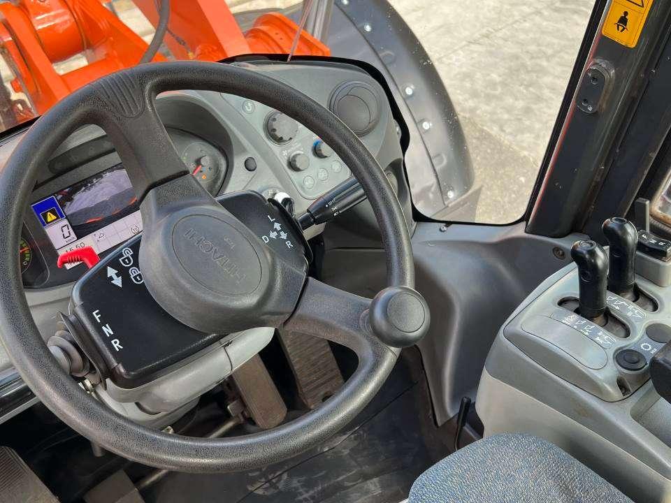 Hitachi ZW370-6 Foto 9