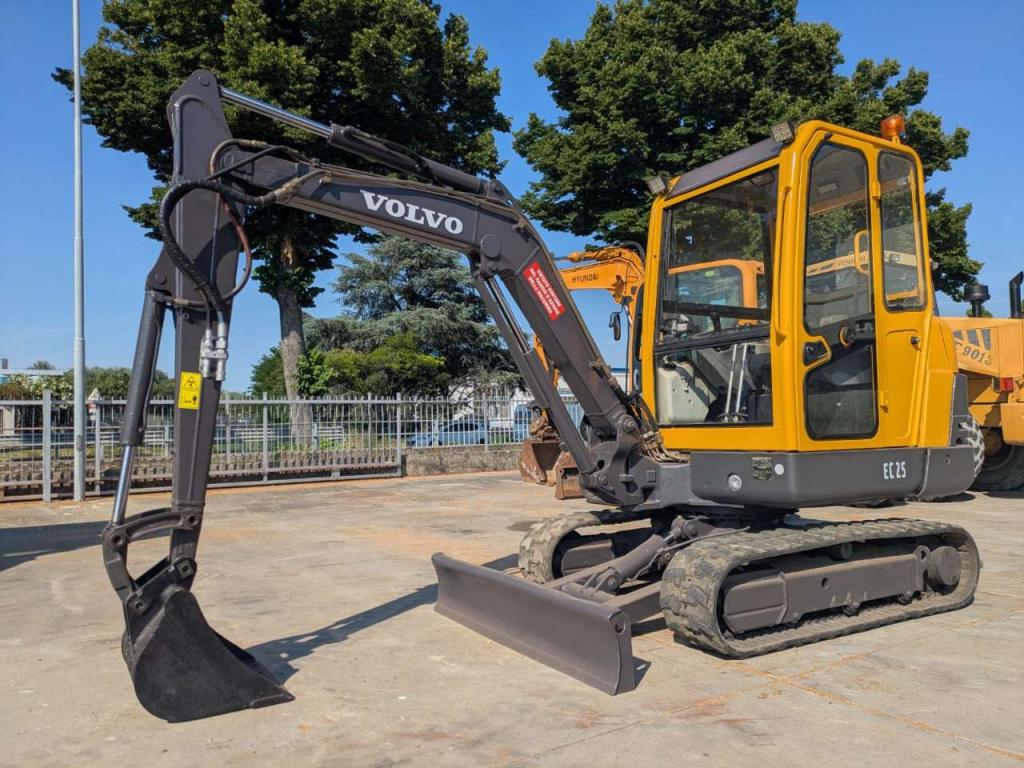 Volvo EC25 Foto 1
