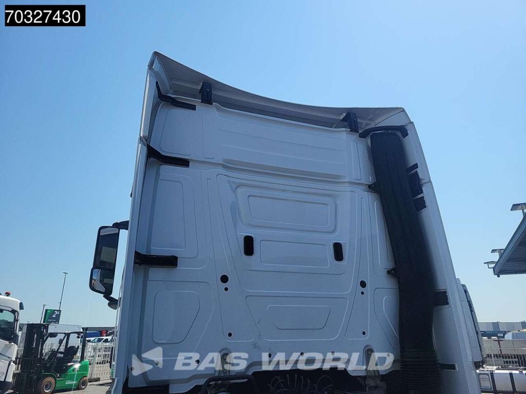 Mercedes Actros 1851 4X2 BigSpace 2x Tanks Standklima Foto 11