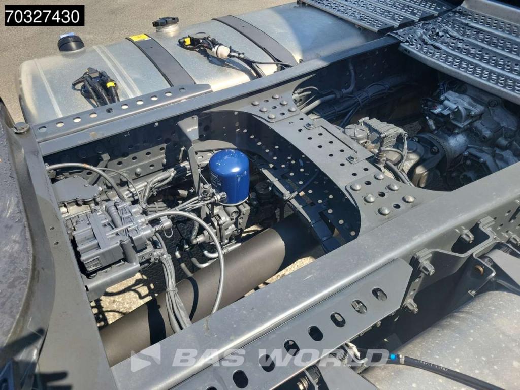 Mercedes Actros 1851 4X2 BigSpace 2x Tanks Standklima Foto 14
