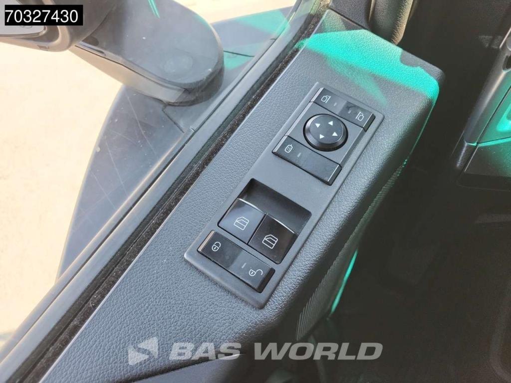 Mercedes Actros 1851 4X2 BigSpace 2x Tanks Standklima Foto 27