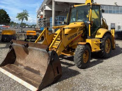 Komatsu WB93R-2