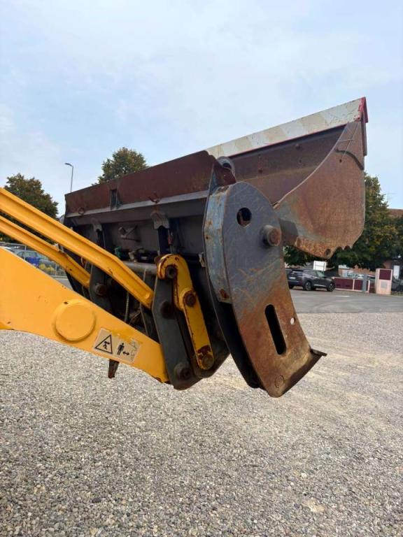 Komatsu WB93R-2 Foto 9