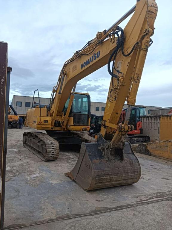 Komatsu PC 210-8 Foto 1