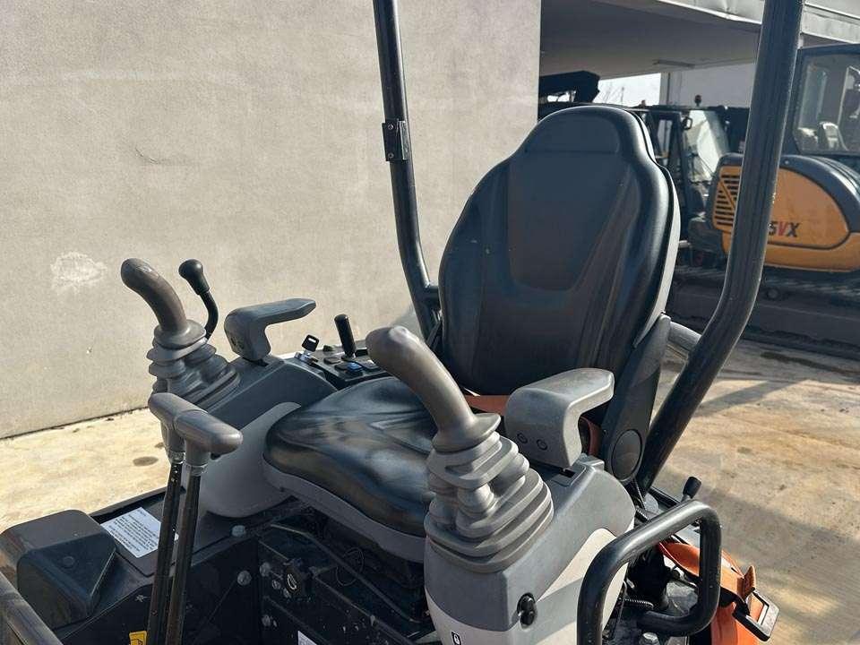 Hitachi ZX19U-6 YRL Foto 14