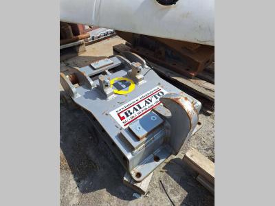S2 for 25-32 ton excavators Attachment plate in vendita da Balavto