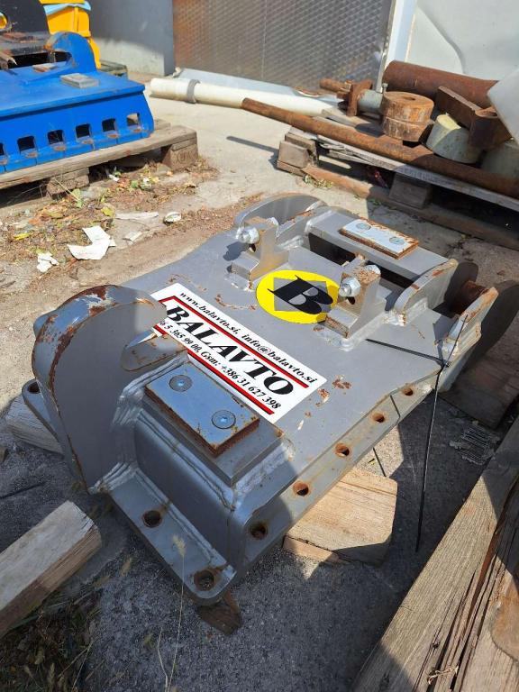 S2 for 25-32 ton excavators Attachment plate Foto 3