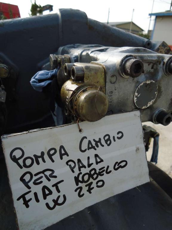 Pompa idraulica cambio per Fiat Kobelco W270 Foto 4