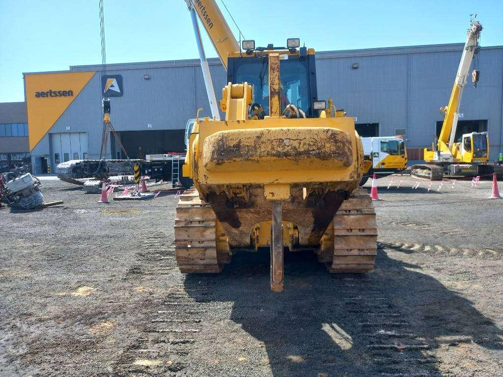 Komatsu D155A-6R (4pcs available for sale in Abu Dhabi) Foto 17
