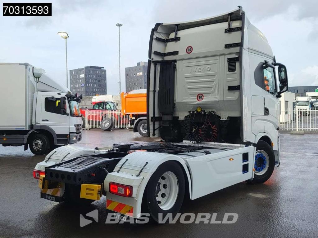 Iveco S-Way 570 4X2 Retarder 2xTanks Standklima Navi Foto 5