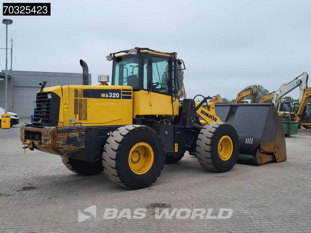 Komatsu WA320-6 Foto 10