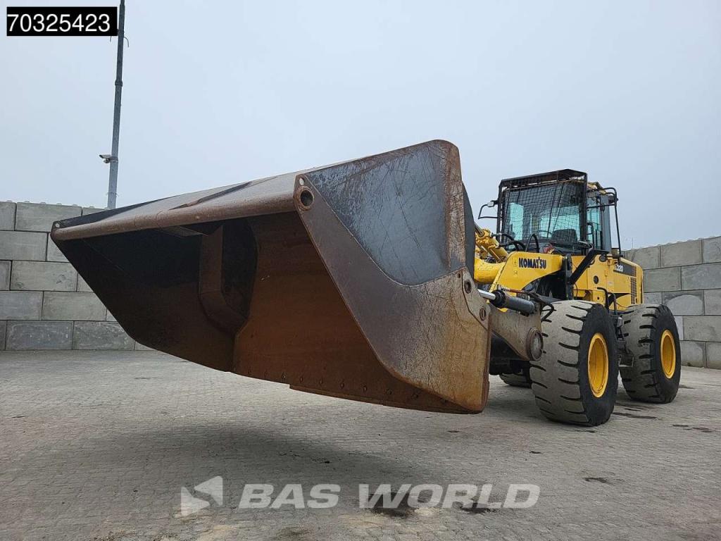 Komatsu WA320-6 Foto 11