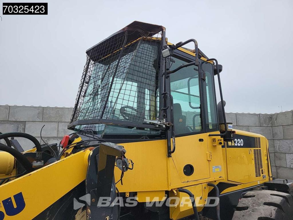 Komatsu WA320-6 Foto 12
