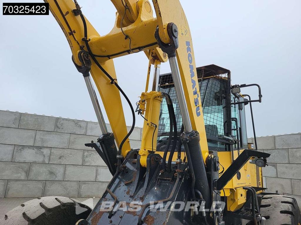 Komatsu WA320-6 Foto 15
