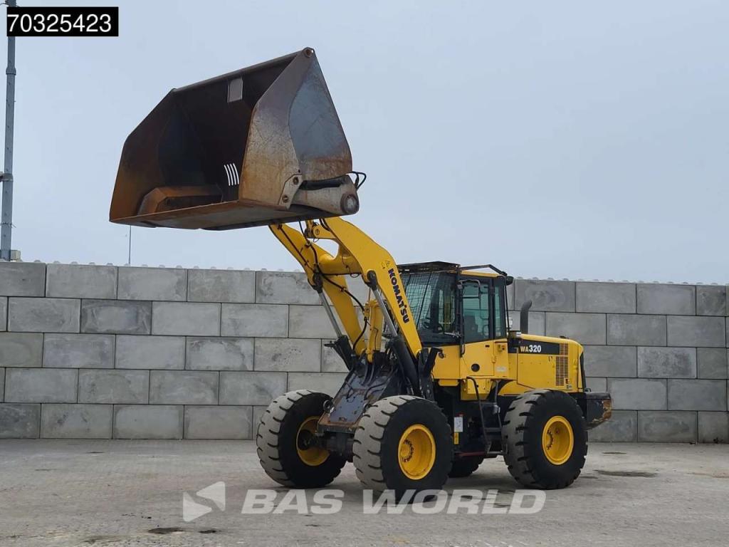 Komatsu WA320-6 Foto 2