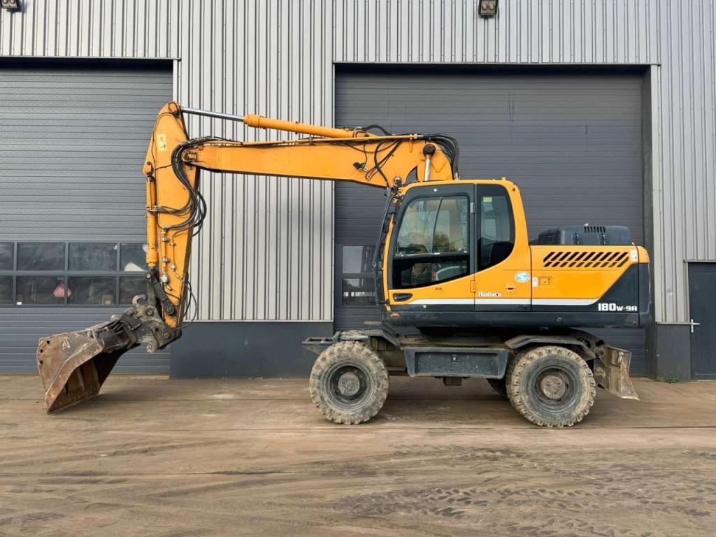 Hyundai Robex 180W-9A Foto 1