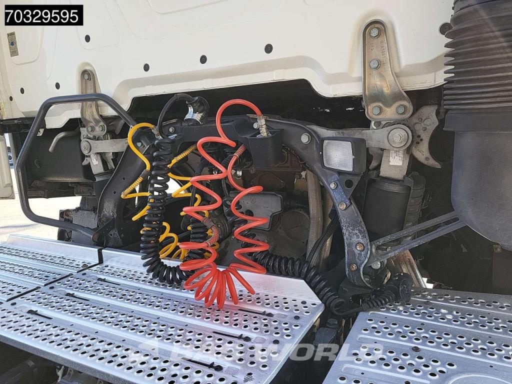 Mercedes-Benz Actros 2443 6X2 BigSpace Retarder Standklima ACC Liftachse Schiebeschüssel Foto 12