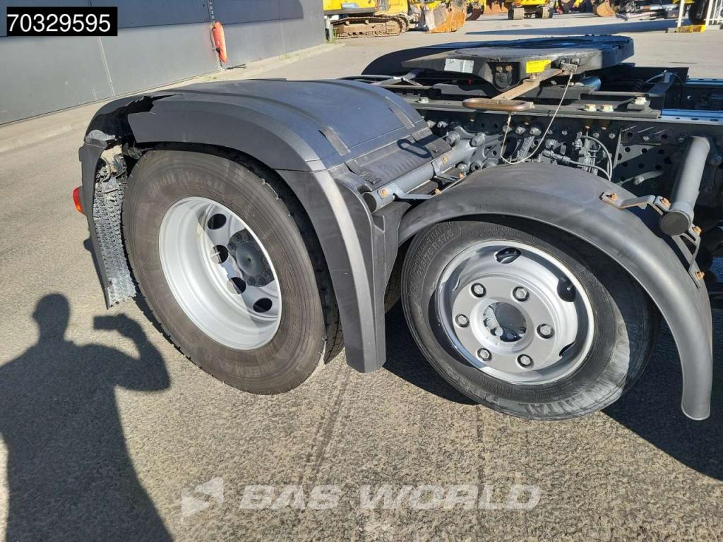 Mercedes-Benz Actros 2443 6X2 BigSpace Retarder Standklima ACC Liftachse Schiebeschüssel Foto 16