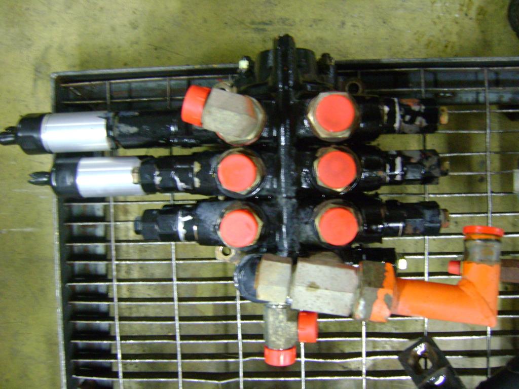 Distributore idraulico per Fiat Hitachi W 90 Foto 1