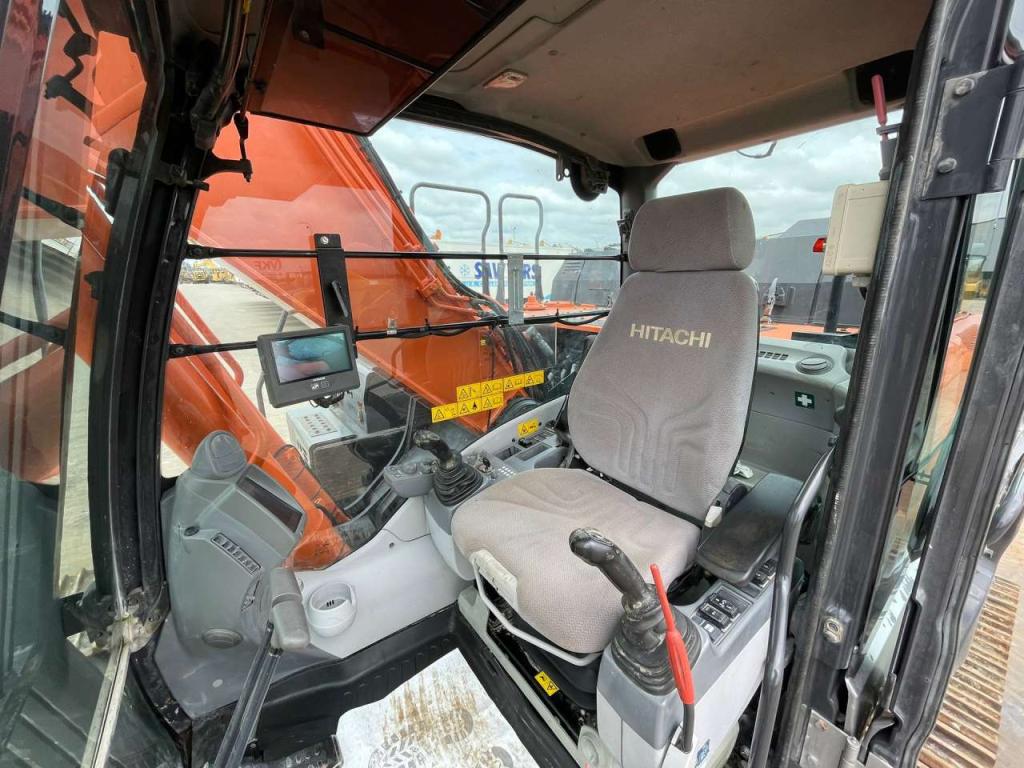 Hitachi ZX300-6 Foto 22