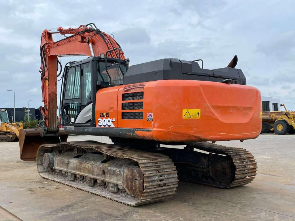 Hitachi ZX300-6 Foto 3