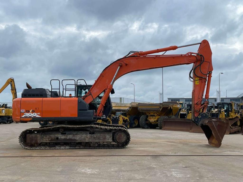Hitachi ZX300-6 Foto 7