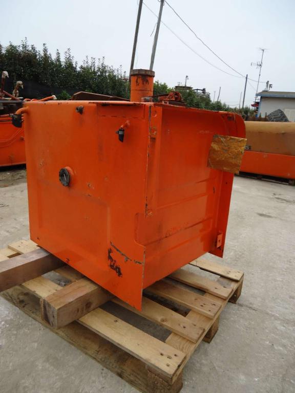 Serbatoio gasolio per Fiat Hitachi FH200 Foto 4