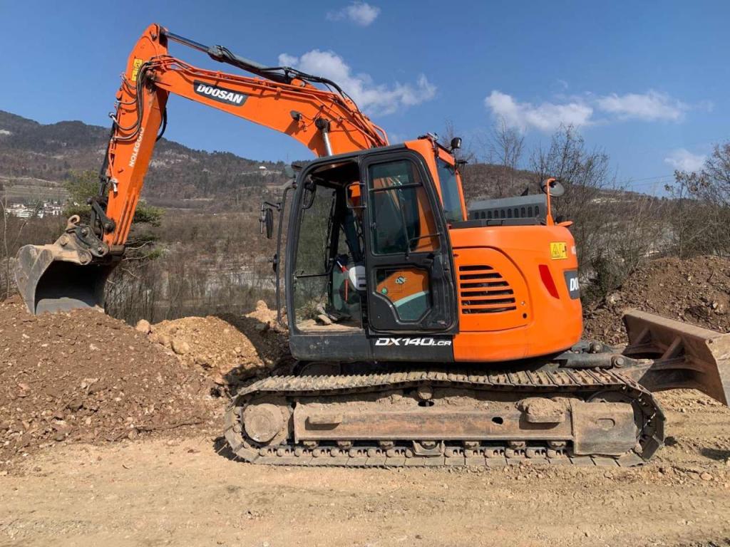Doosan DX140LCR-5 Foto 1