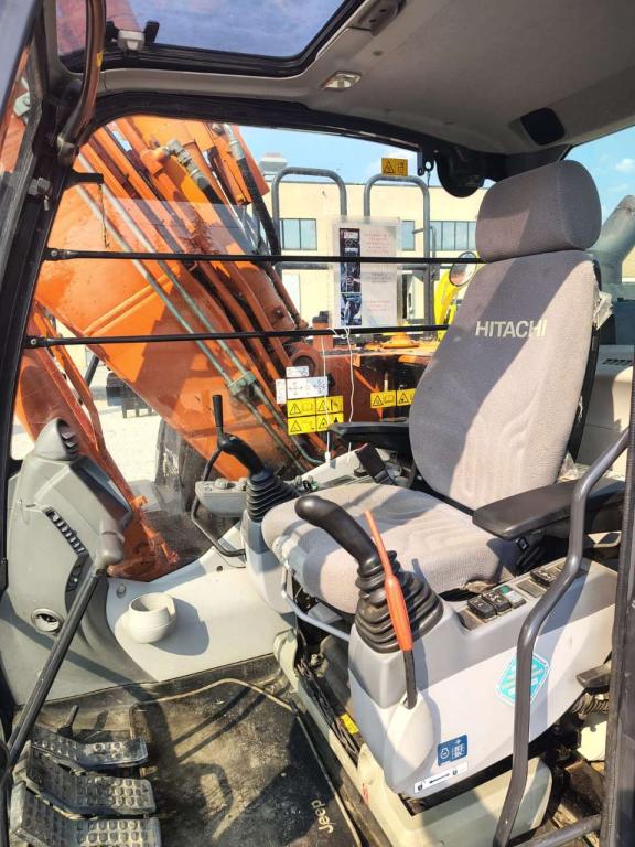 Hitachi ZX 130-6 Foto 25