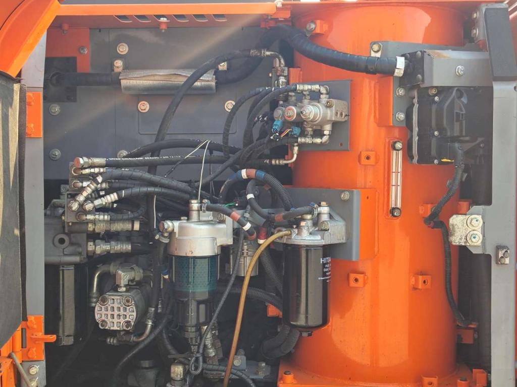 Hitachi ZX 130-6 Foto 9