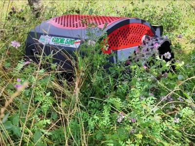 Gior TAGLIAERBA CINGOLATO GIOR 550 HYBRID - RADIOCOMANDATO - MOTORE POTENZIATO IBRIDO ELETTRICO in vendita da Giordano Srl