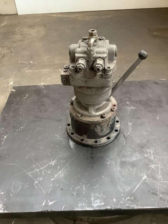 Motore di rotazione per Hitachi ZX 135-5 Foto 3