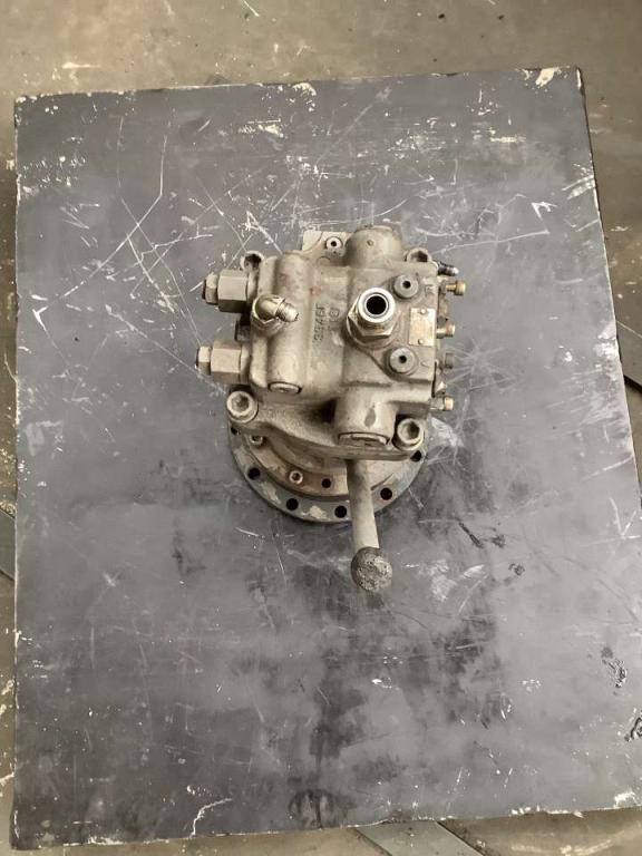Motore di rotazione per Hitachi ZX 135-5 Foto 5