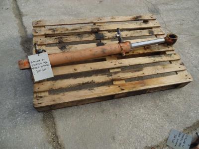 Pistone di sterzo per Hitachi ZW310 in vendita da OLM 90 Srl