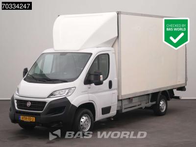 Fiat Ducato 130pk Laadklep Bakwagen LED Airco Cruise Camera APK 05-2027 Euro6 Meubelbak Koffer A/C Cruis in vendita da BAS World B.V.