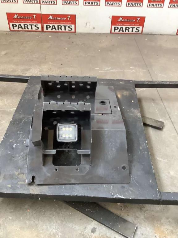 Paratia per Hitachi ZX135US-7 Foto 1