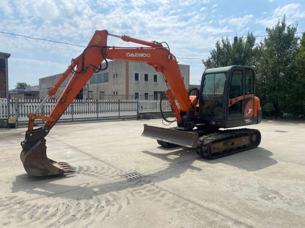 Daewoo Solar 75-V Foto 6