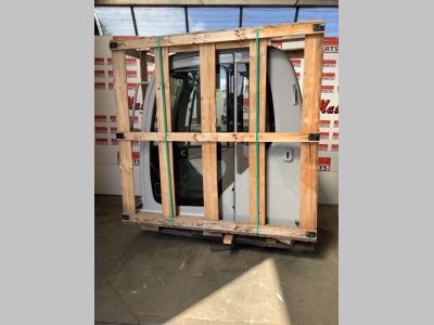 Cabina per Kobelco SK130/150/200/350 in vendita da Massucco T. Srl Area Ricambi