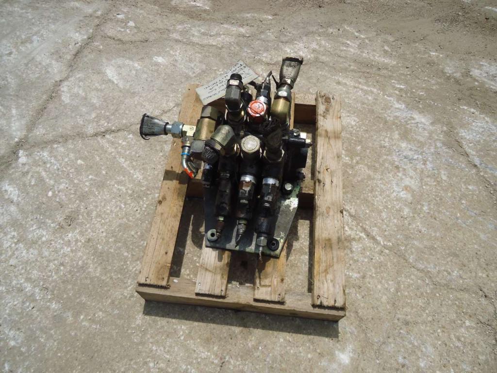 Distributore idraulico per Fiat Hitachi W130 Foto 4