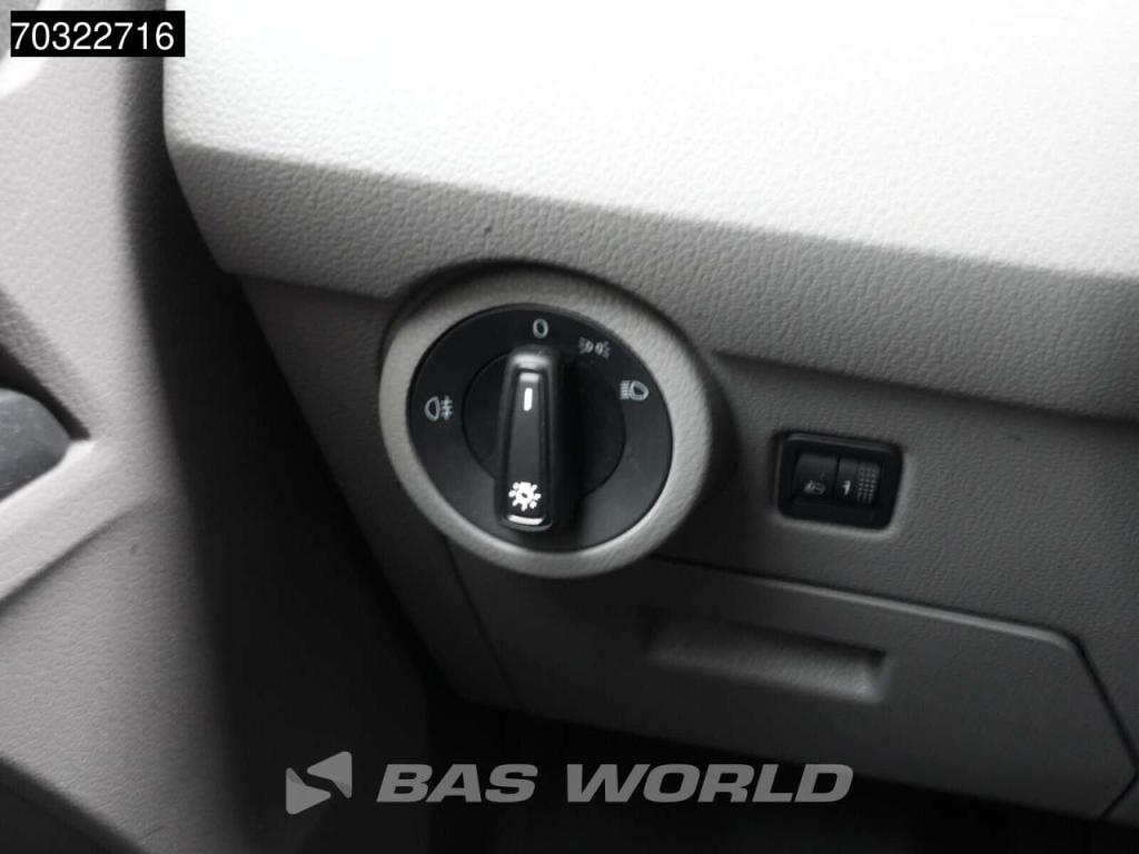Volkswagen Transporter 110pk L2H1 Airco Parkeersensoren Euro6 L2 Airco Foto 22