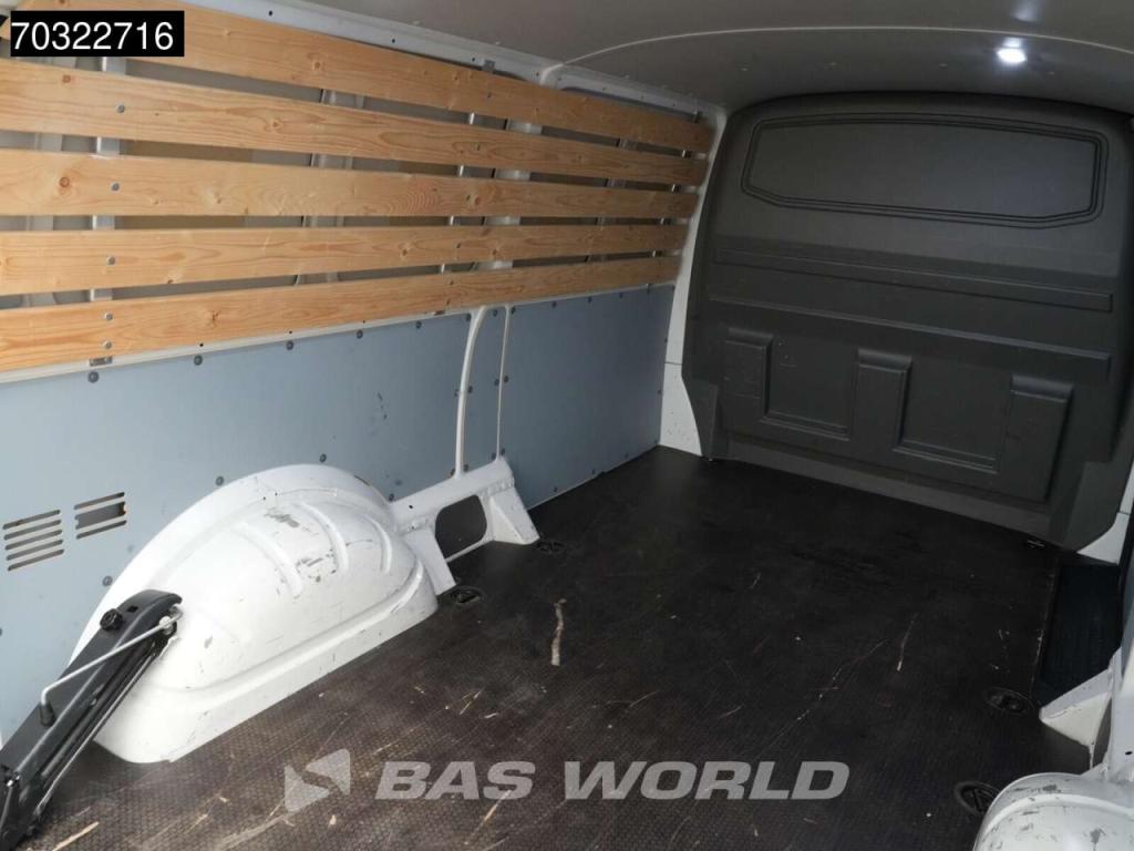 Volkswagen Transporter 110pk L2H1 Airco Parkeersensoren Euro6 L2 Airco Foto 6