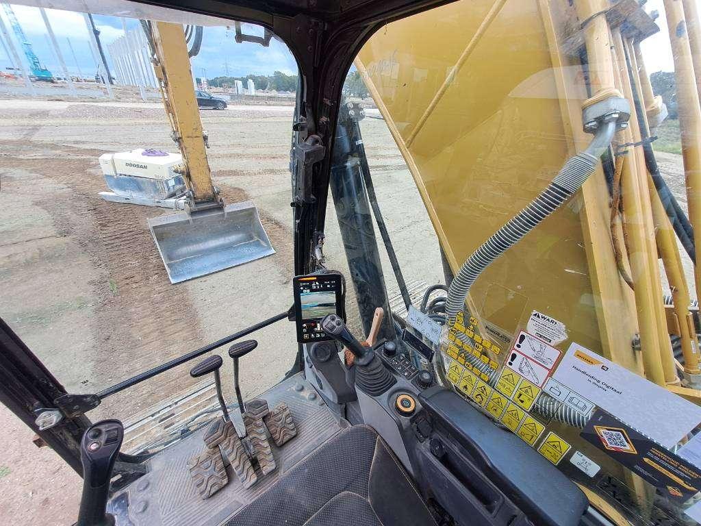 Caterpillar 320 Foto 24