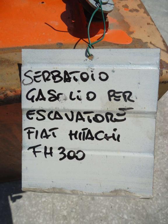 Serbatoio gasolio per Fiat Hitachi FH300 Foto 4